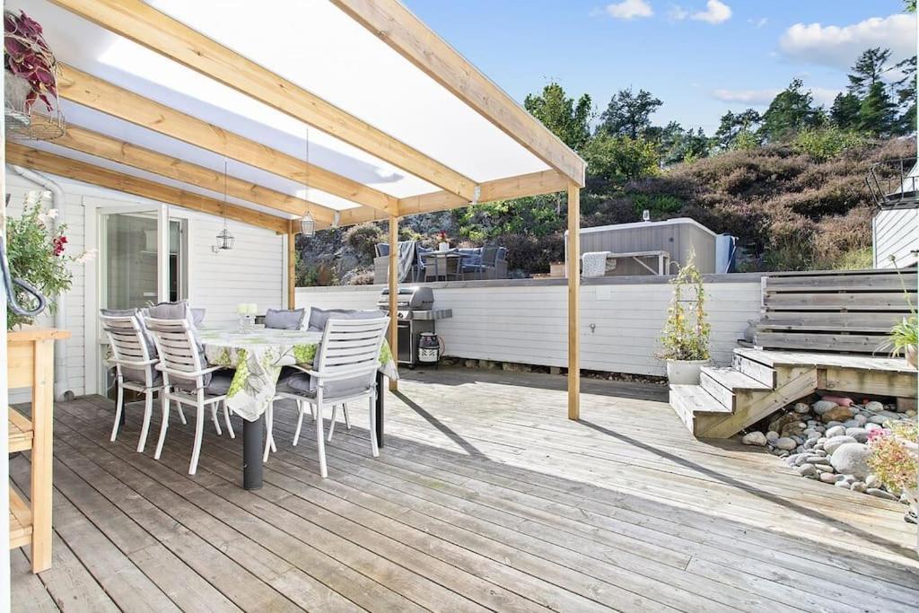 Villa Med Pool Och Bara 600M Till Havet! Trosa Exterior photo
